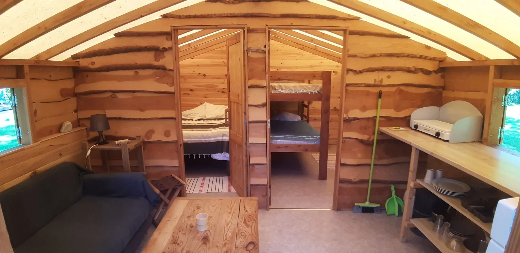 Innenansicht einer Trapperhütte