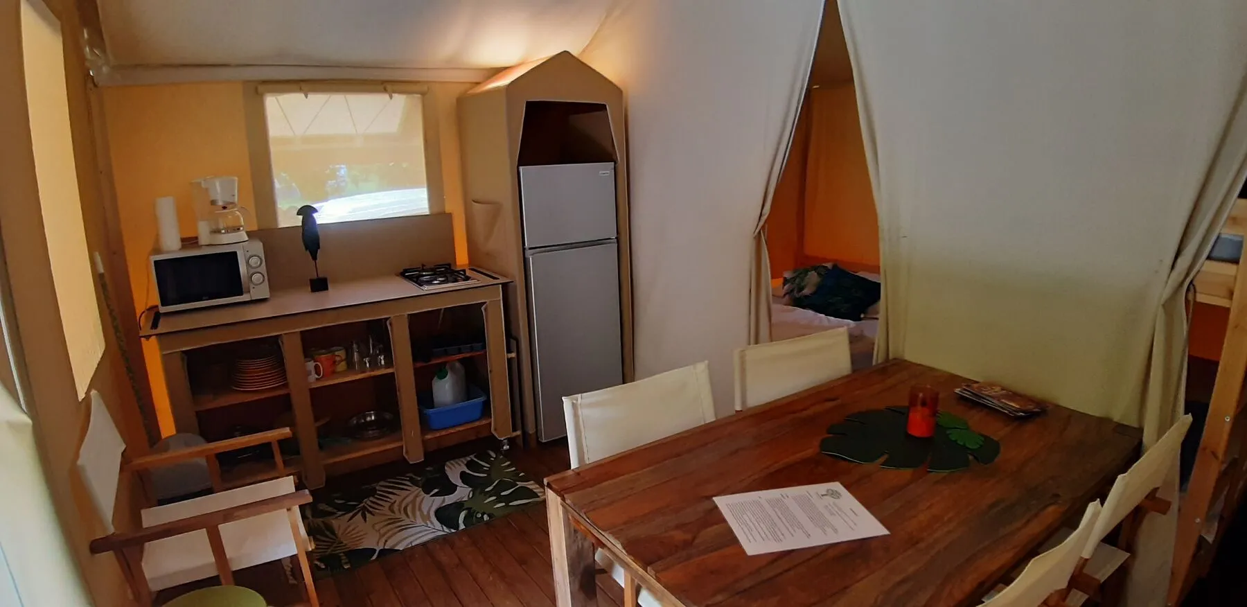 Die Einbauküche der Jungle Lodge