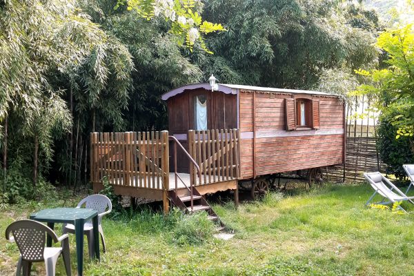 roulotte-camping-le-viaduc-ardeche-min38A88EEB-BC9C-FF8D-133D-E983350532B5.jpg