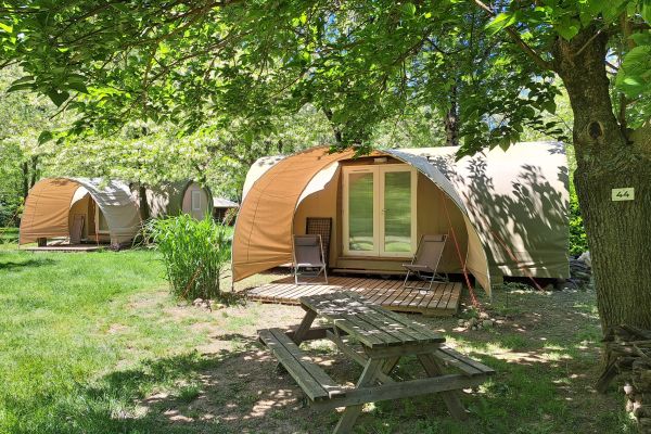coco-sweet-44-camping-le-viaduc-minBE0A832F-D10B-C63B-CA04-82631C147B5E.jpg